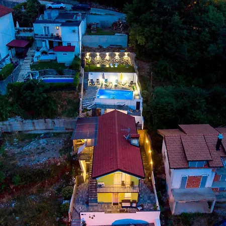 4 Bedroom Stunning In *