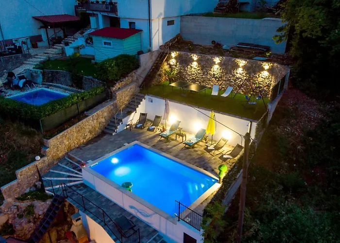 4 Bedroom Beautiful In