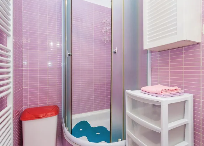 4 Bedroom Beautiful In
