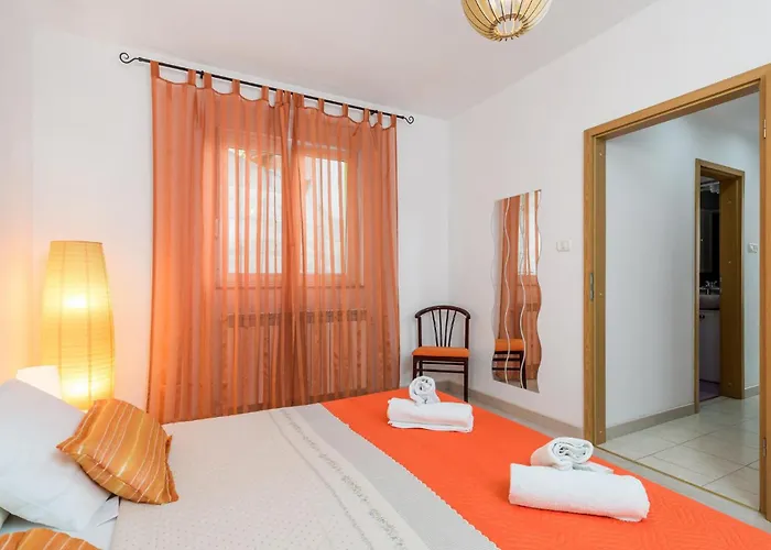 4 Bedroom Beautiful In * Rukavac (Primorje-Gorski Kotar)