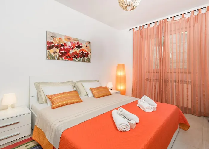 4 Bedroom Beautiful In Tatil Evi Rukavac (Primorje-Gorski Kotar)