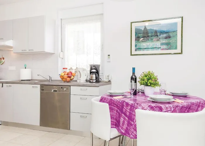 4 Bedroom Beautiful In