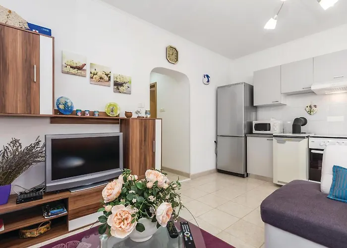 4 Bedroom Beautiful In * Rukavac (Primorje-Gorski Kotar)