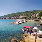 Prázdninový dům Stunning In Rukavac (Primorje-Gorski Kotar)