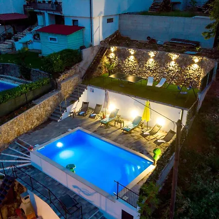4 Bedroom Stunning In
