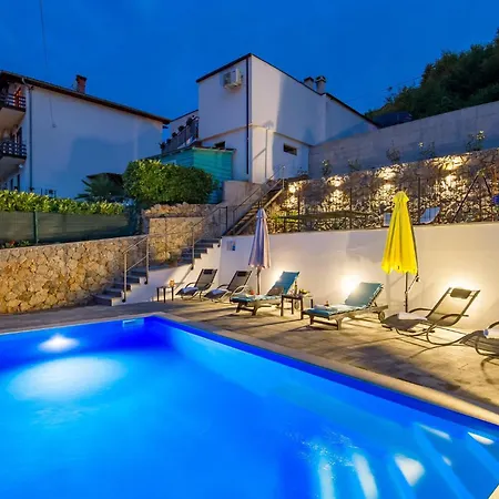 4 Bedroom Stunning In