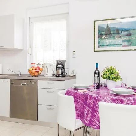 4 Bedroom Beautiful In